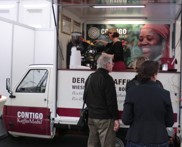 Für fairen Bio-Kaffee sorgte das Kaffeemobil von Contigo.